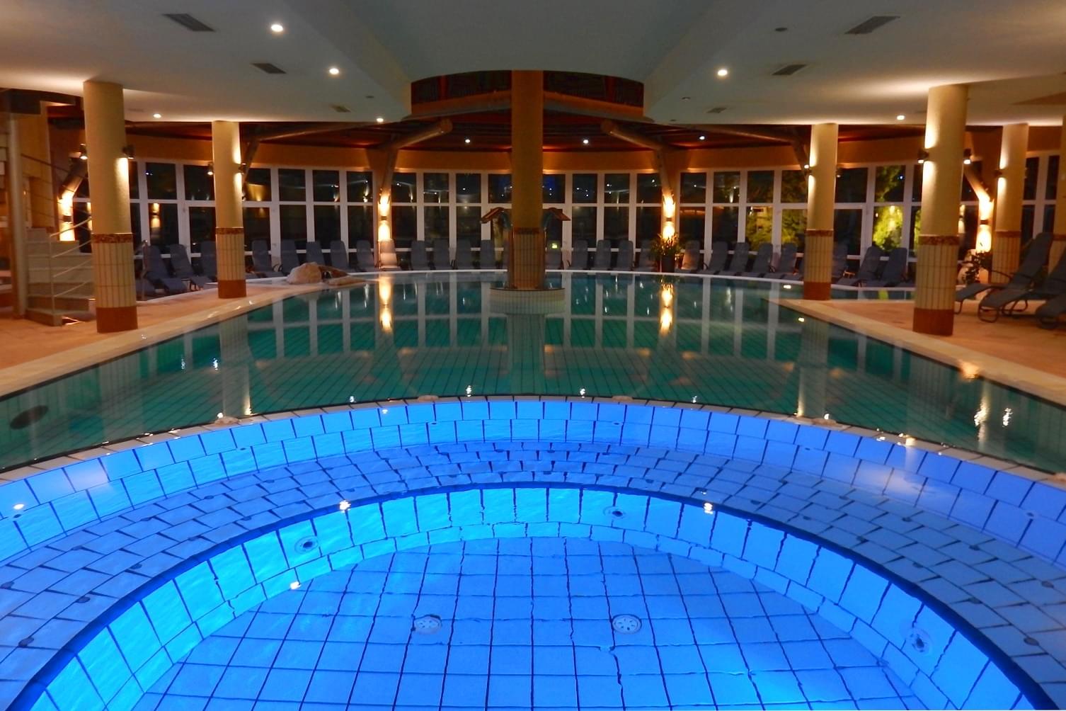 Heviz Lotus Therme hotel spa swimmingpool indoor pool review lights spabook
