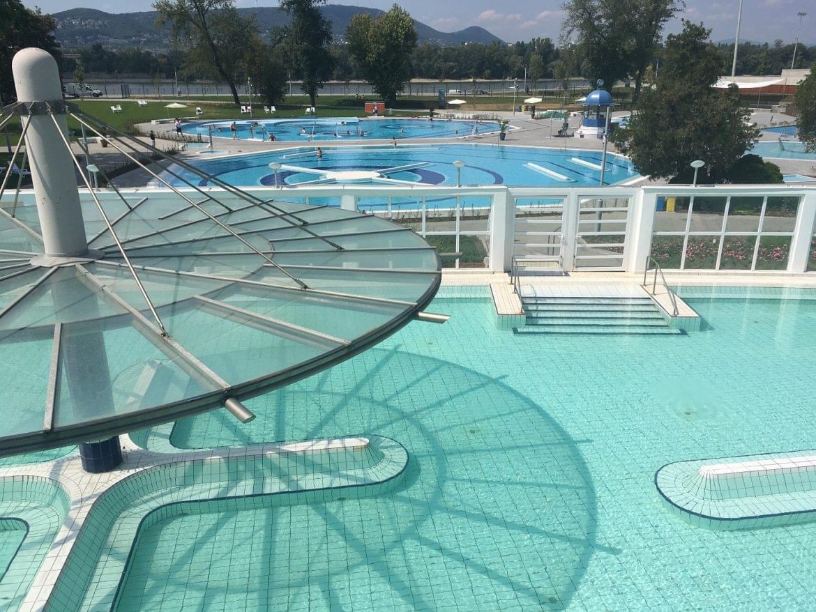 Dagály fürdő termál medence wellness