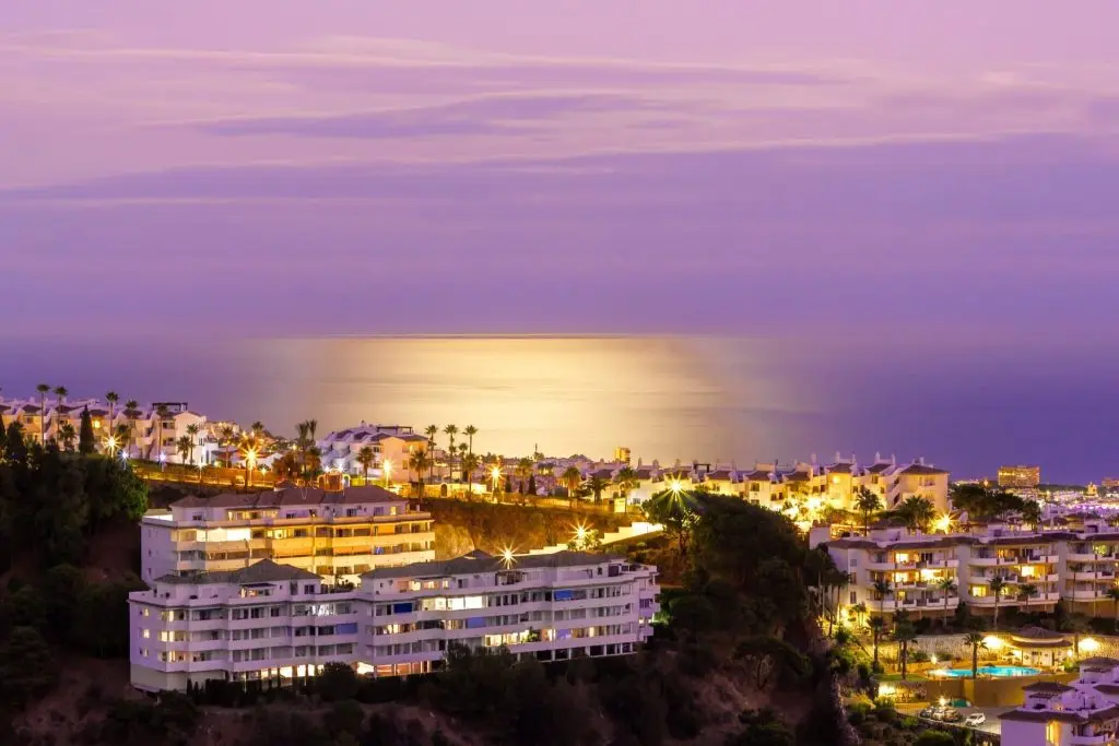 Marbella látnivalók tengerpart kiköltözik Orbán Ráhel Spanyolország
