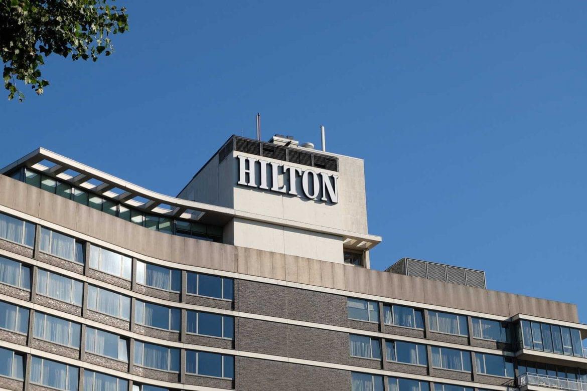 Hilton 1 millió éjszaka ukrajnai menekültek American Express