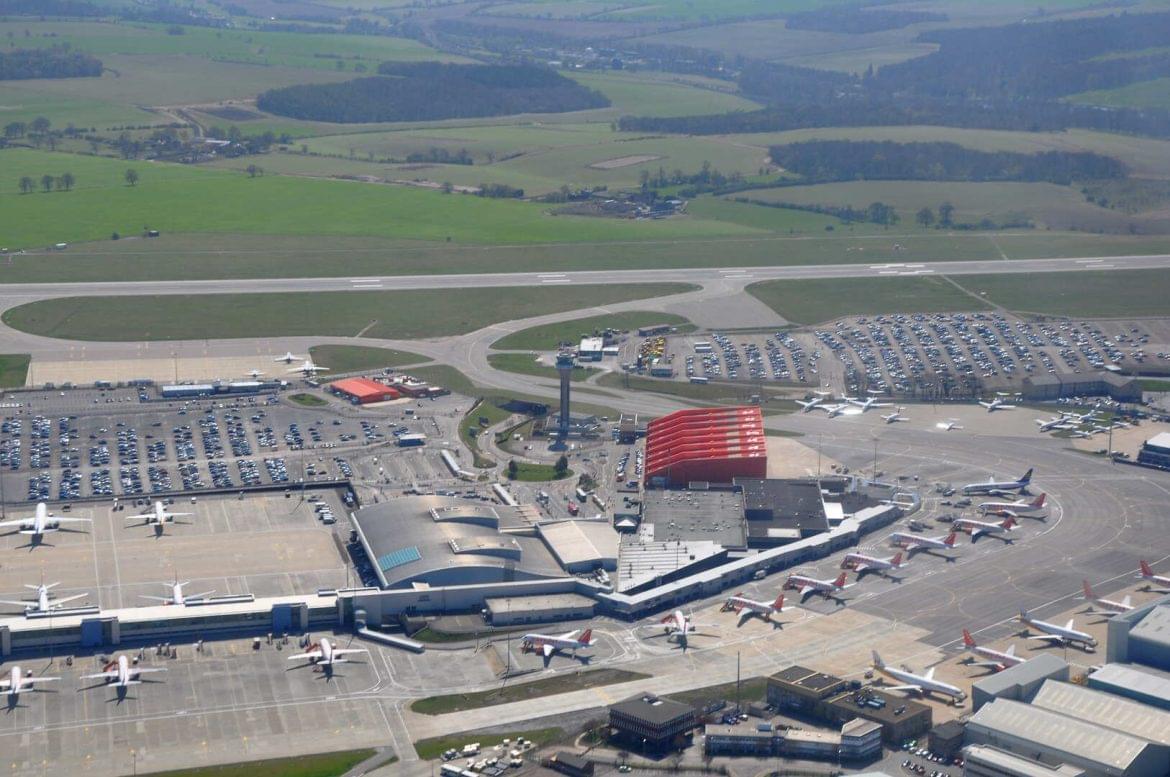 London Luton kifutópálya meleg lezárás Wizz Air mentesítő járat