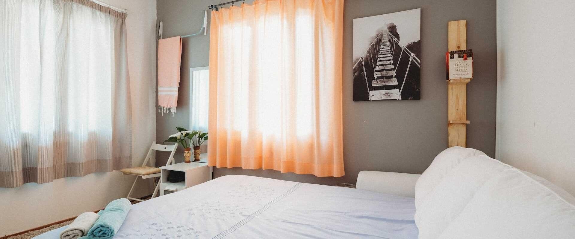 EU korlátozás AirBnb szabályozás rövid távú lakáskiadás 23 európai város