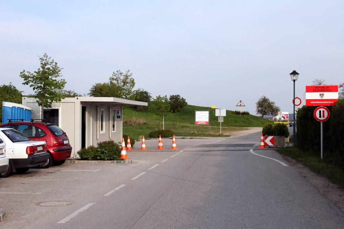 Ausztria Magyarország osztrák magyar határ fizetős díj 160 euró