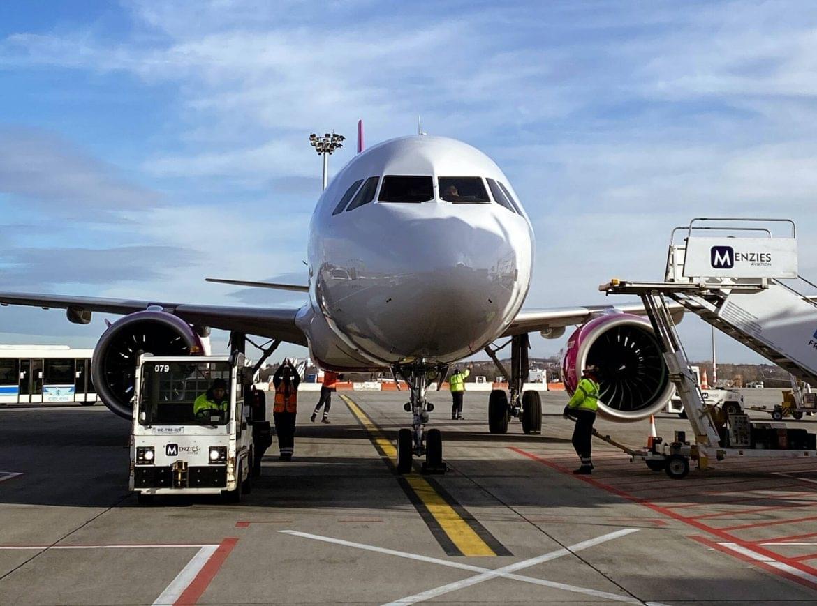 kényszerleszállás wizz air Budapest Marosvásárhely hajtómű hiba