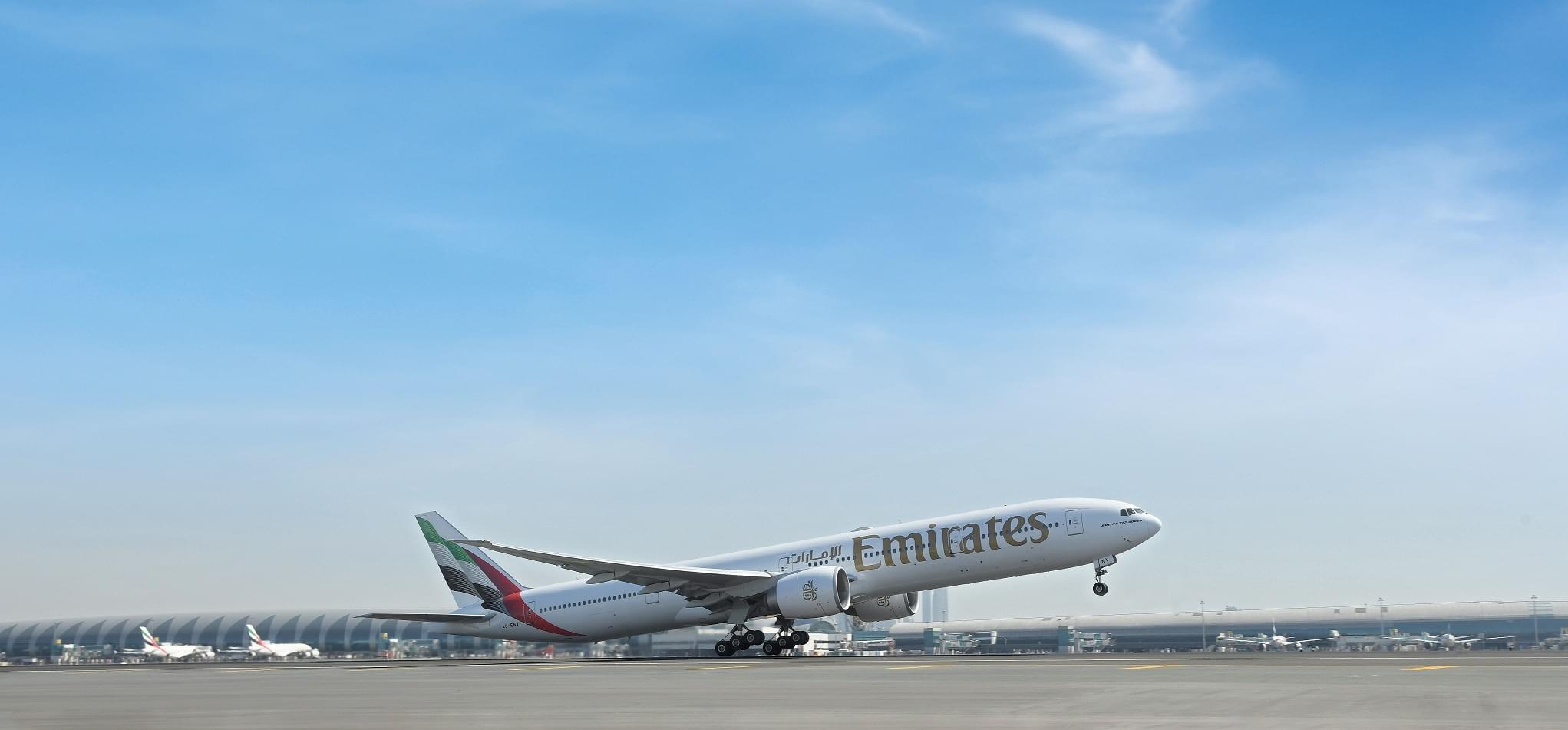Emirates 50 százalékkal több utas 2023 nyár