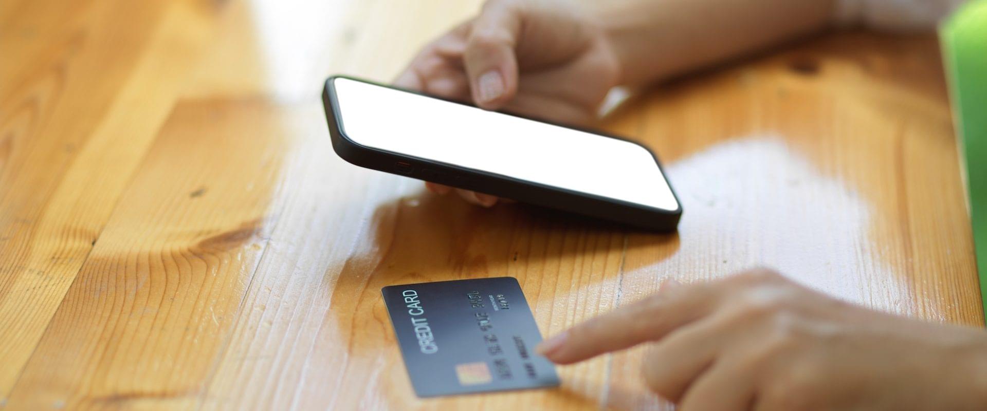 Booking.com adatlopás adathalász üzenet