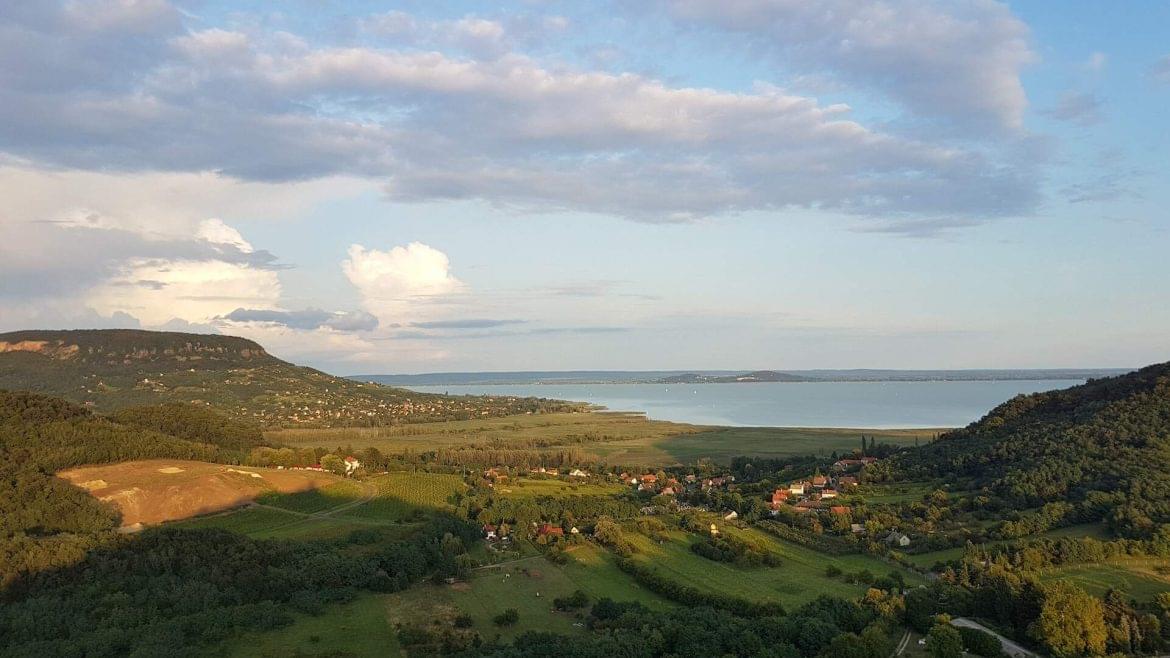 vendégszám növekedés vendégéjszaka csökkenés 2023 július belföldi turizmus