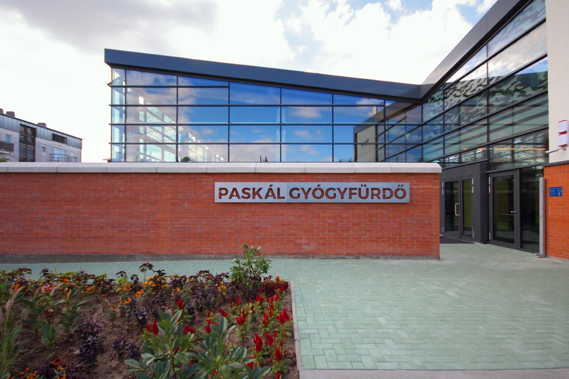 Paskál fürdő újranyitás termálkút hiba