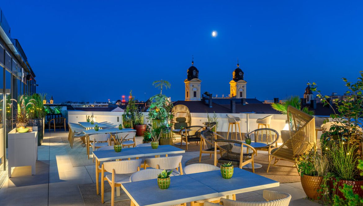 Debrecen Hilton Garden Inn Sky Bar