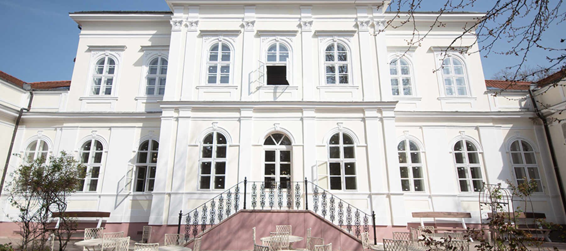 öttevényi földváry kastély aukciós ház galéria