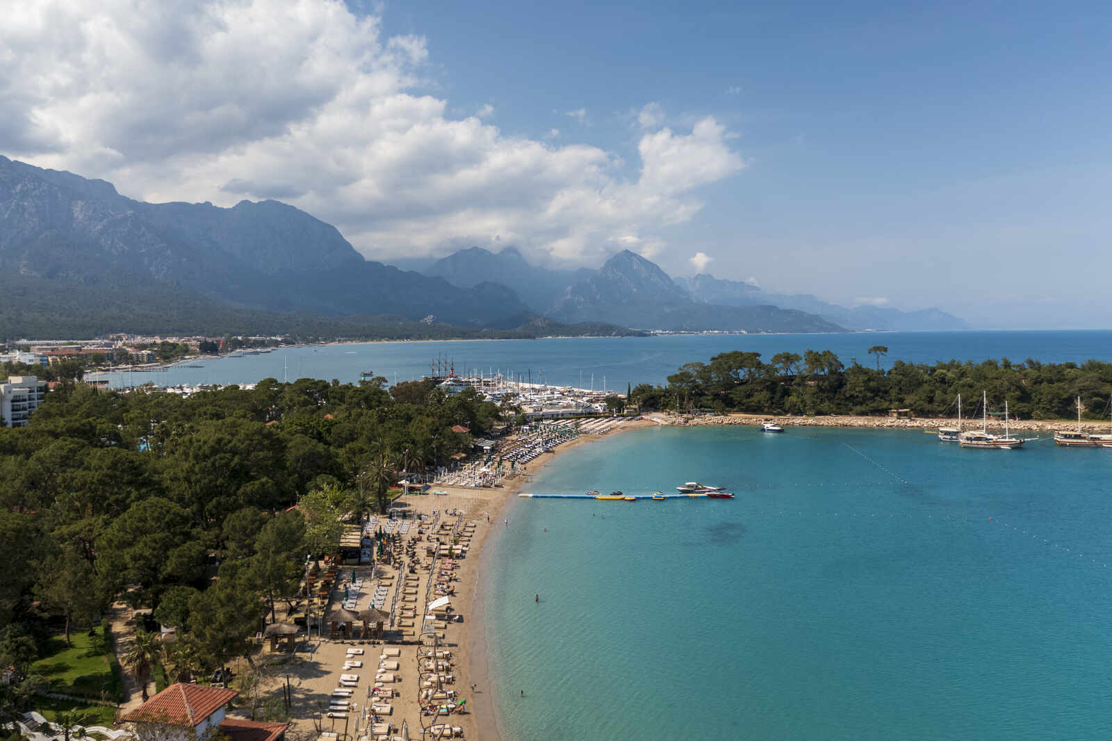 törökország jacht kikötő