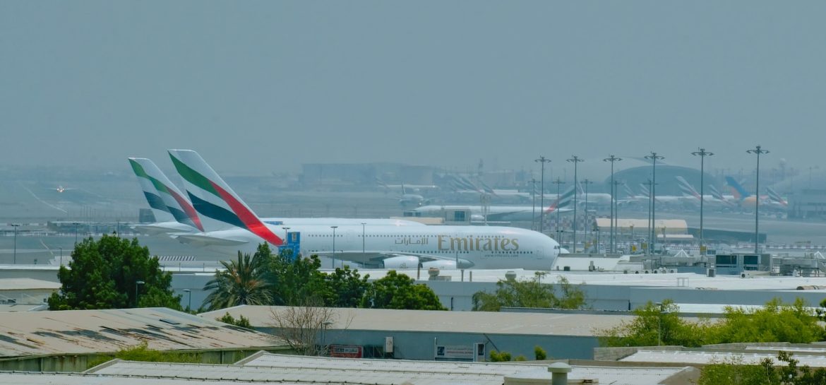 Dubaj nemzetközi repülőtere bezár