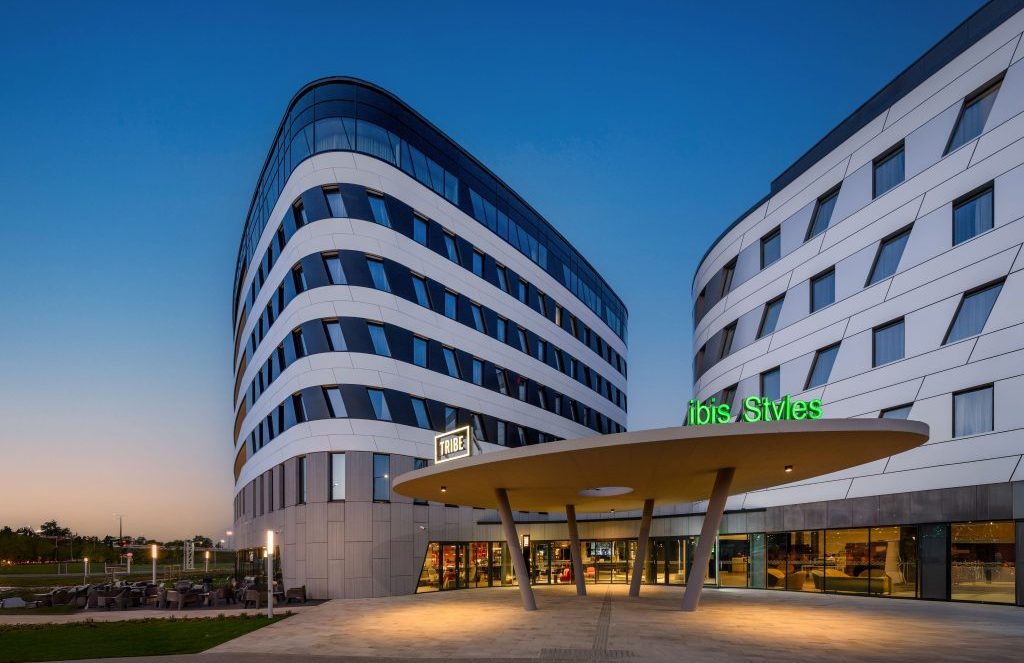 tribe budapest airport hotel megnyitott