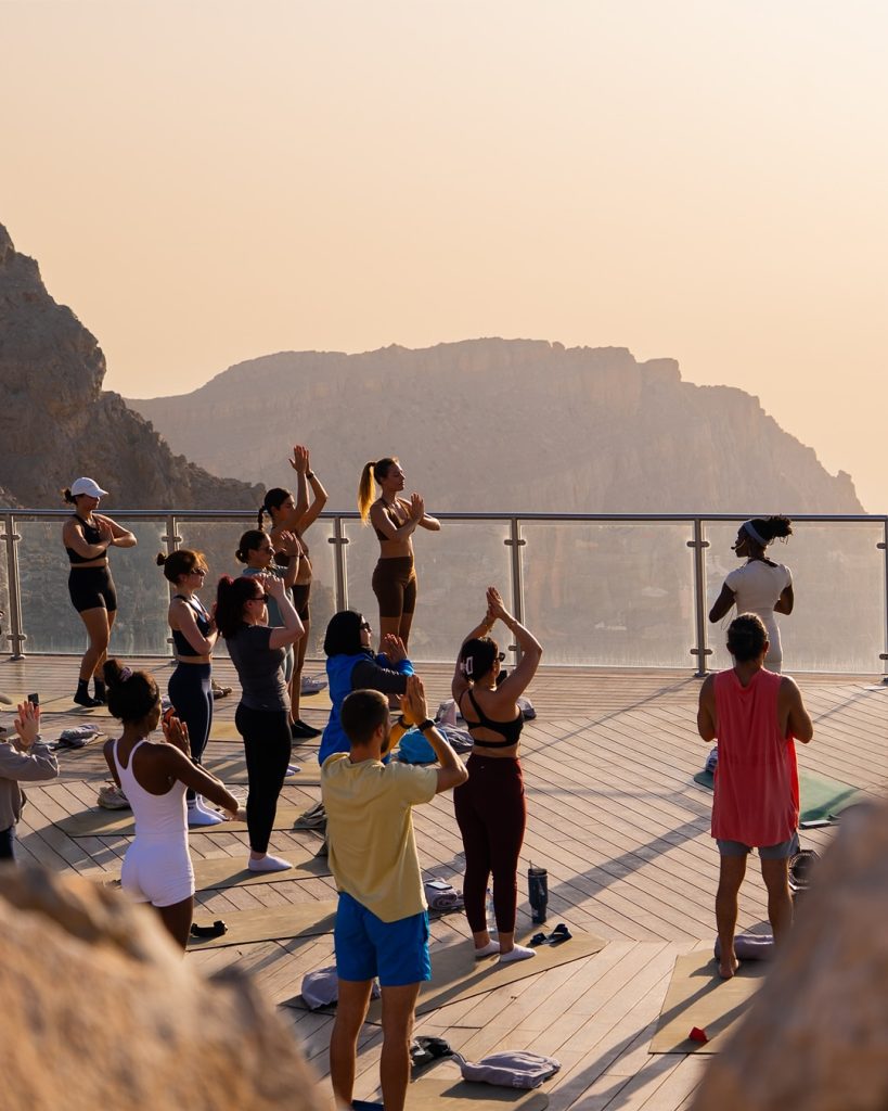 Emirátusok forró jóga coolcation Rász el-Haimah