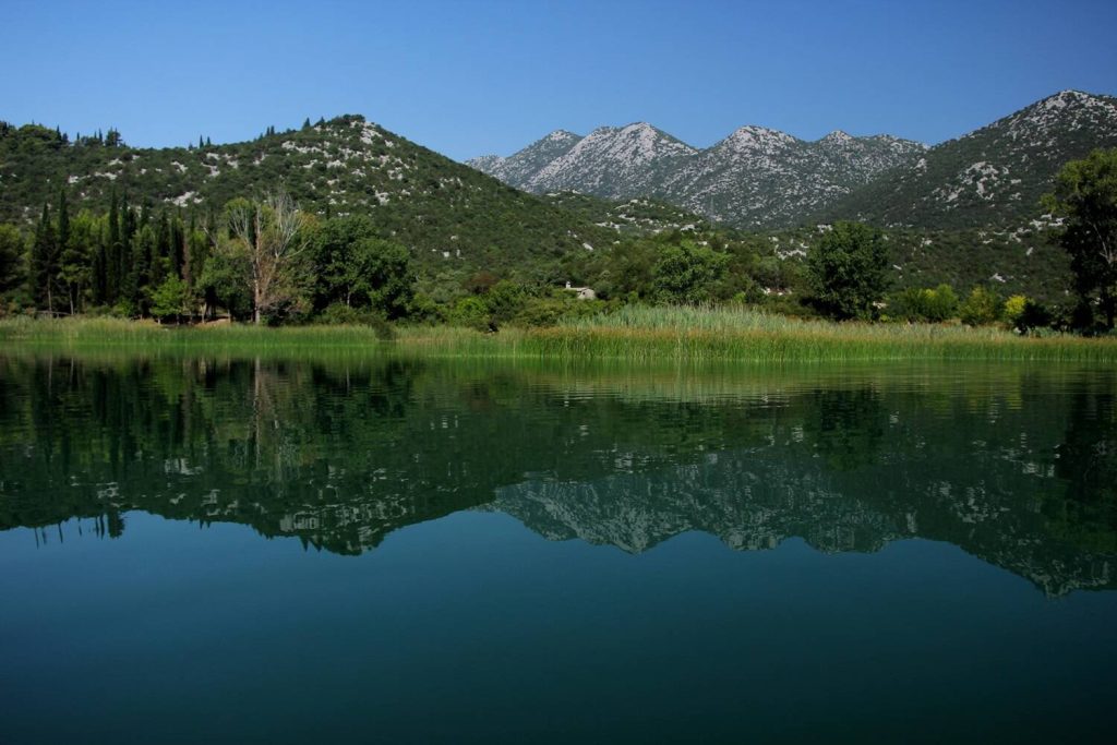 Bacina tavak Dalmácia Horvátország tó