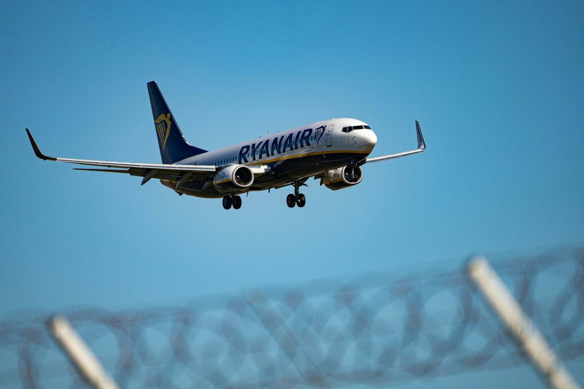 Ryanair Athén légiforgalmi irányítás hibája miatt késés