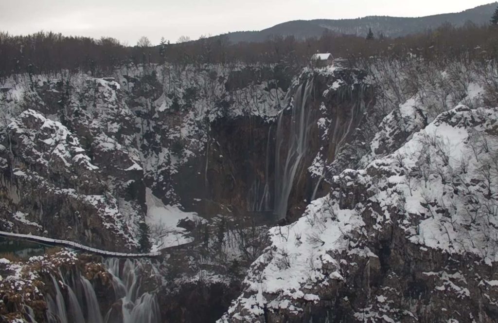 Pltivicei-tavak havazás lezárás