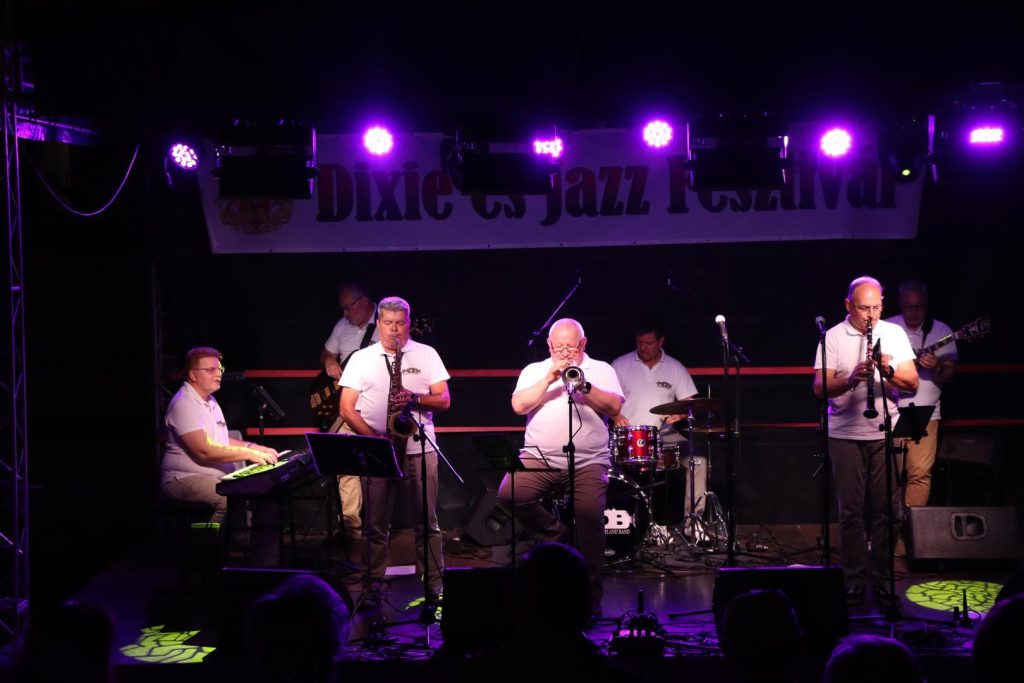 A Miskolci Dixieland Band koncertje a jazzfesztiválon